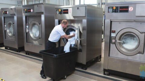 Bagian Produksi dan Kasir Laundry